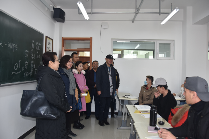 青海省教育國(guó)際交流協(xié)會(huì)、青海省國(guó)際教育交流中心組織我省高等職業(yè)學(xué)院赴青海民族大學(xué)就 教育國(guó)際交流工作召開現(xiàn)場(chǎng)觀摩交流會(huì)(圖3) 青海省教育國(guó)際交流協(xié)會(huì)、青海省國(guó)際教育交流中心組織我省高等職業(yè)學(xué)院赴青海民族大學(xué)就 教育國(guó)際交流工作召開現(xiàn)場(chǎng)觀摩交流會(huì)(圖3)