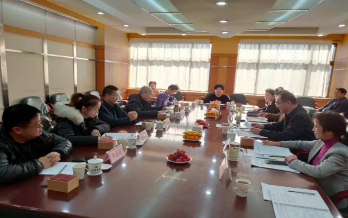 召開教師培訓課程體系建設專家研討會(圖1) 召開教師培訓課程體系建設專家研討會(圖1)